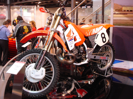 La moto sur laquelle Jean-Michel a remporté ces 3 titres en 1991 vue d'un autre cÔté